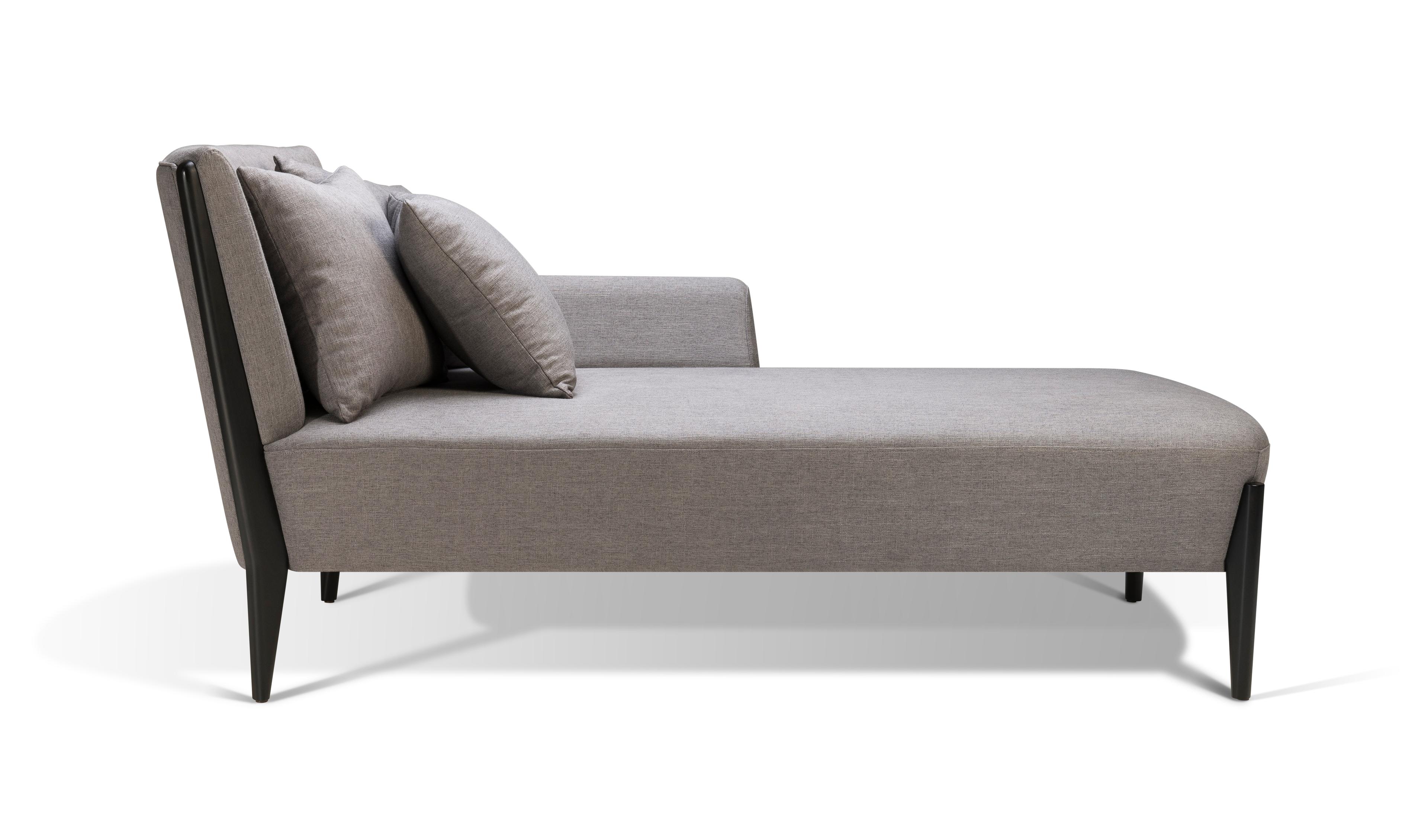 CHAISE TELLUS